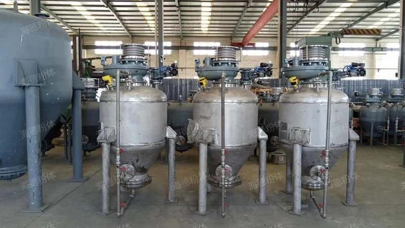 Medium inlet bin type conveying pump