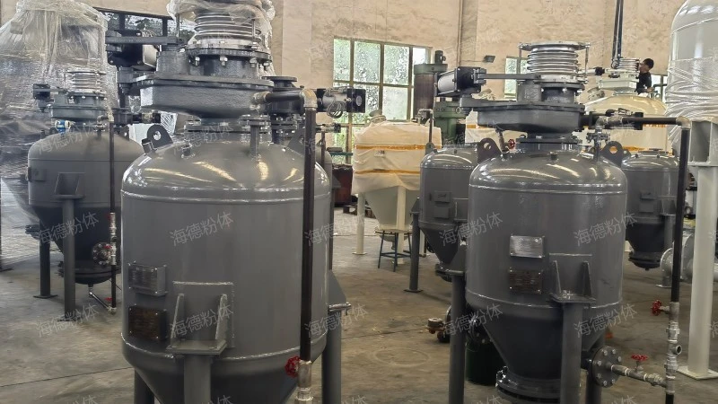 Positive pressure pneumatic conveying pump