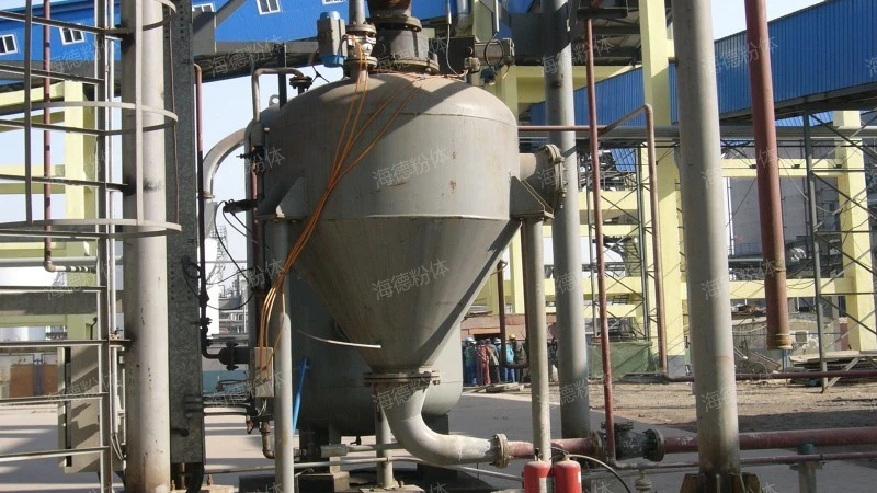 Medium inlet bin type conveying pump