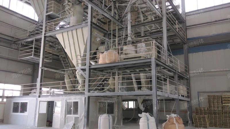 Lock gas feeder