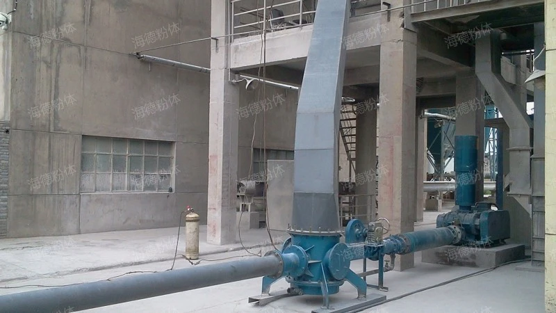 Dust pneumatic conveying material sealing pump