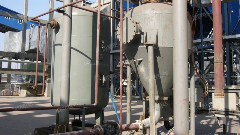 Phenolic resin powder conveying system