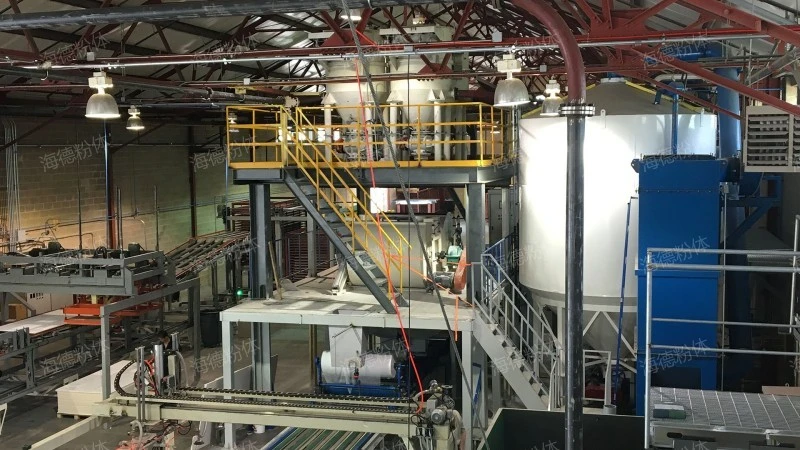 Automatic feeding and conveying of ton bags