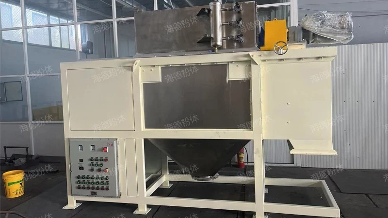 Phenolic resin powder conveying system